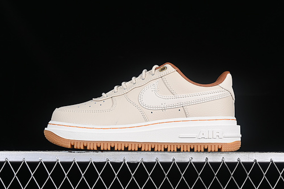 Nike [DB4109-200]-[AIR FORCE 1 07 LOW LUXE PEARL WHITE/PECAN/GUM YELLOW/PALE IVORY]-[UNISEX:36-45], photo 1