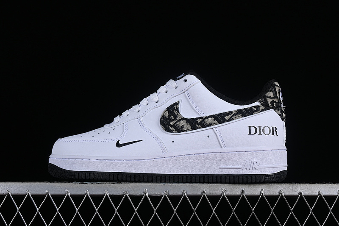 Nike [CW2288-111]-[AIR FORCE 1 07 LOW WHITE/WHITE-GREY]-[WOMAN:36-39]-[MAN:40-45], photo 1