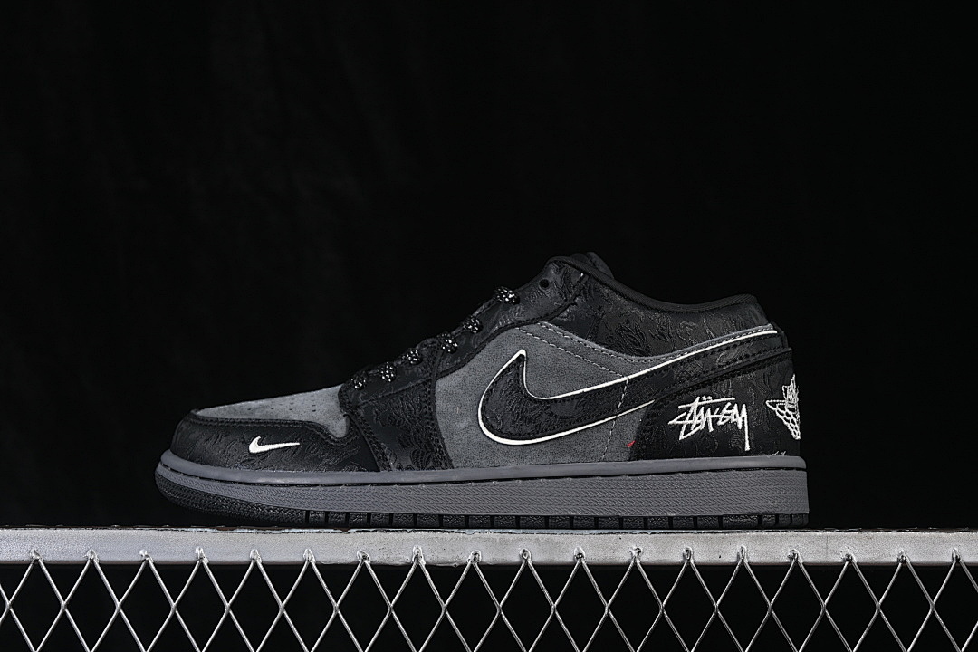 Jordan [LD8888-015]-[FRAGMENT DESIGN AIR JORDAN 1 LOW OG SP GREY/BLACK/GREY]-[WOMAN:36-39]-[MAN:40-45], photo 1