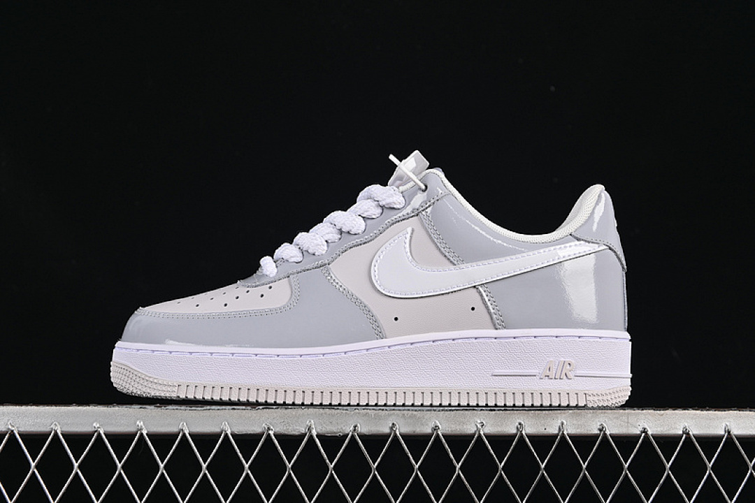 Nike [HV9405-001]-[AIR FORCE 1 7 LOW WHITE/GREY]-[WOMAN:36-39]-[MAN:40-45] - Image 2