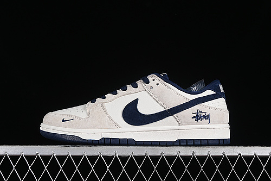 Stussy [DQ1098-339]-[STUSSY SB DUNK LOW WHITE/GREY/BLUE]-[WOMAN:36-39]-[MAN:40-45], photo 1