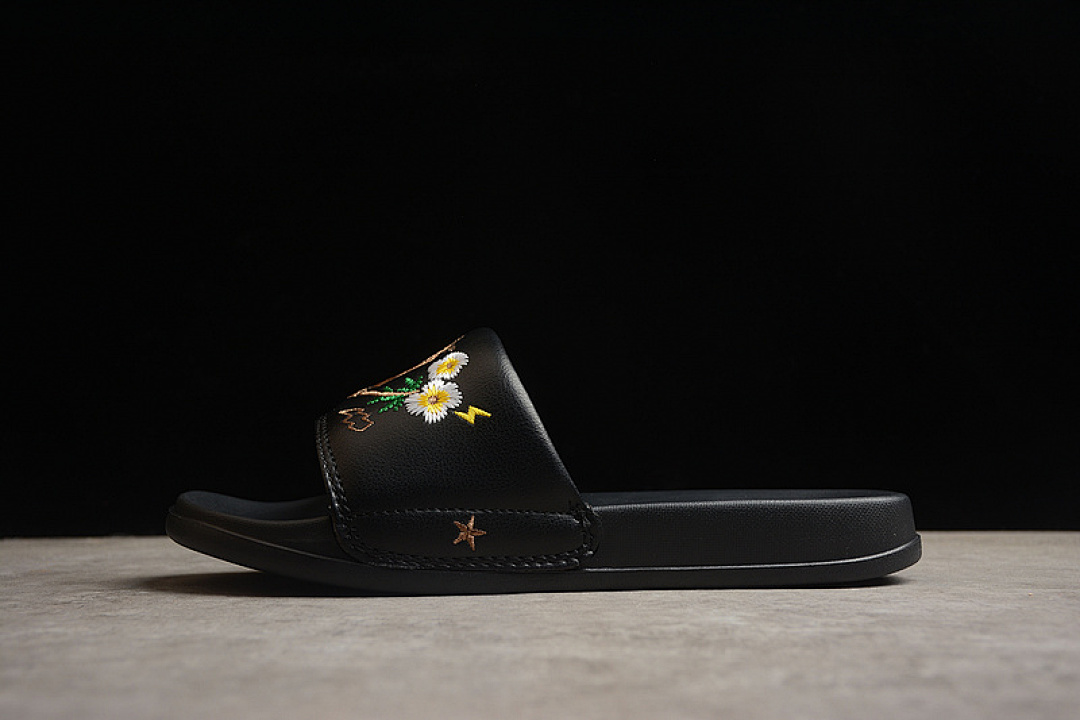 Unbranded [32HHN-811-6]-[BASEBALL LEAGUE SLIPPERS WHITE/GOLD/BLACK]-[WOMAN:36-39]-[MAN:40-45], photo 1