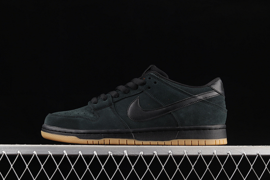 Unbranded [819674-002]-[DUNK LOW PRO SB 'ISHOD WAIR' BLACK/BLACK-GUM LIGHT BROWN]-[MAN:39-45], photo 1