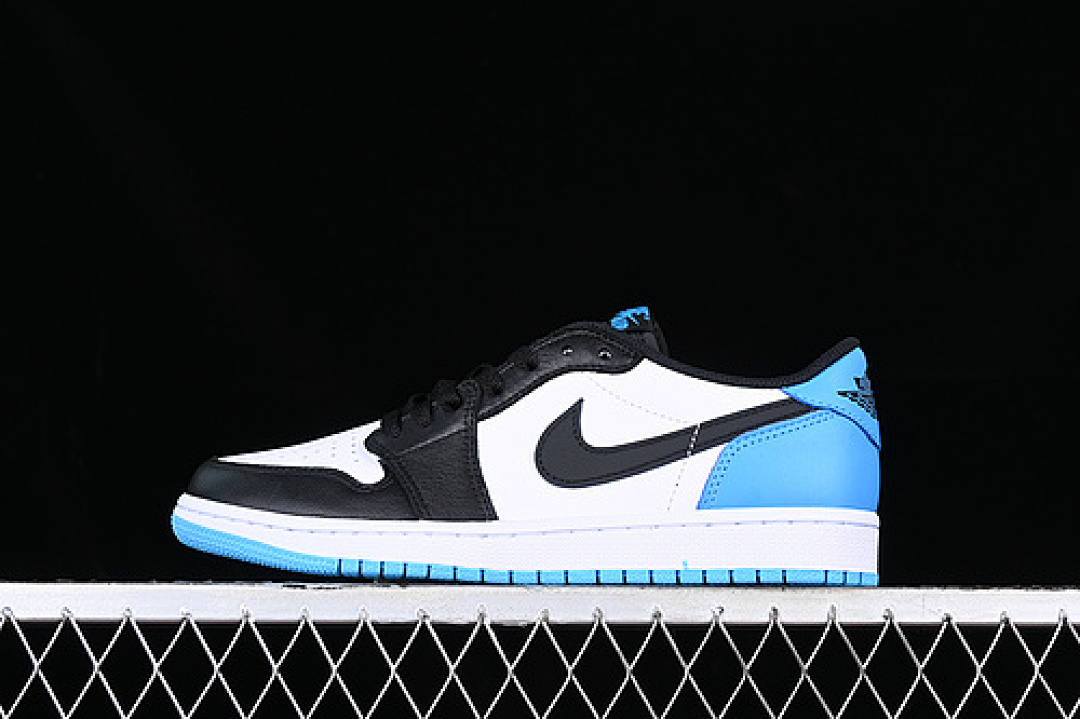 Jordan [CZ0790-104]-[AIR JORDAN 1 RETRO LOW OG WHITE/DARK POWDER BLUE/BLACK]-[MAN:40.5-47.5], photo 1