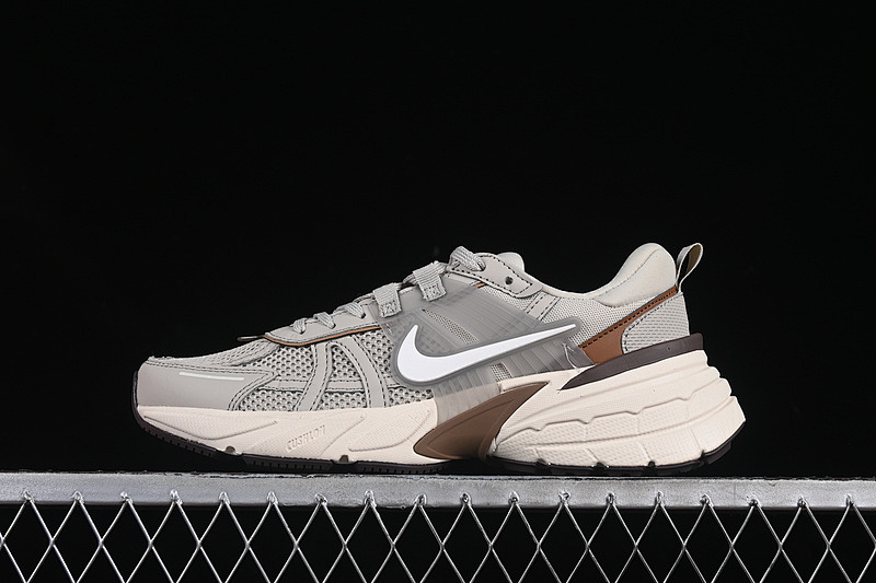 V2K RUNTEKK RUN WHITE/GREY · FN0738-107, photo 1