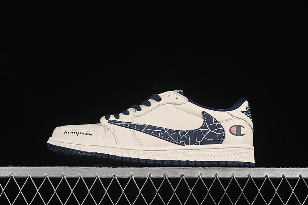 Jordan TRAVIS SCOTT X FRAGMENT DESIGN AIR Jordan 1 LOW OG SP WHITE/BLACK · LD2025-015, photo 1