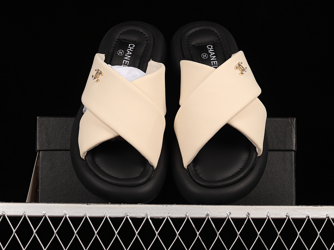 Chanel [CHA*NEL 22 PLATFORM SLIP-ON SLIPPERS KHAKI/BLACK/BLACK]-[WOMAN:35-40] - Image 7