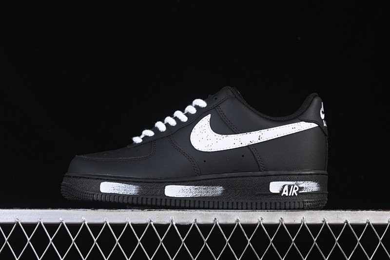 Nike Nike AIR FORCE 1 07 LOW TOP CASUAL SNEAKERS BLACK/WHITE · ZH0316-110, photo 1