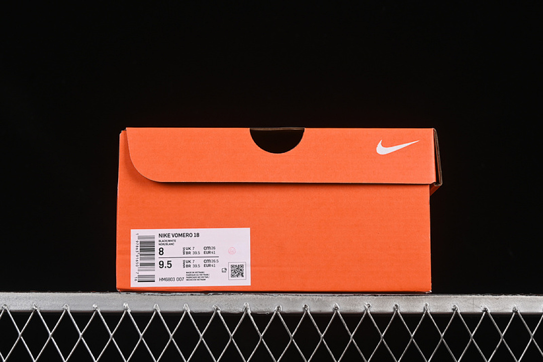 Nike [HM6803-007]-[AIR ZOOM VOMERO 18 WHITE/BLACK]-[WOMAN:36-39]-[MAN:40-45] - Image 13
