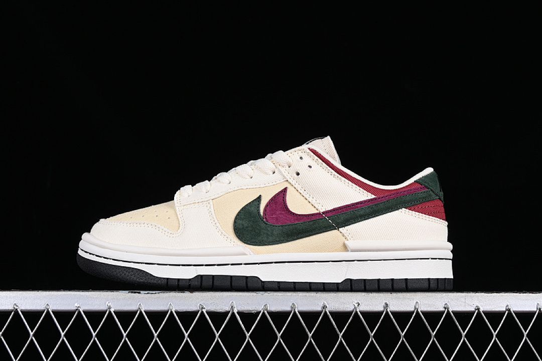 Nike OTOMO KATSUHIRO X SB DUNK LOW WHITE/BROWN/GREEN/RED · DZ2794-366, photo 1