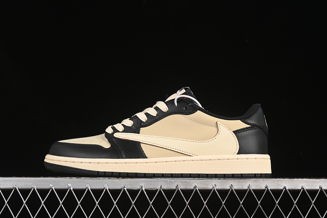Jordan TRAVIS SCOTT X FRAGMENT DESIGN AIR Jordan 1 LOW OG SP BLACK/YELLOW · DM7866-201, photo 1