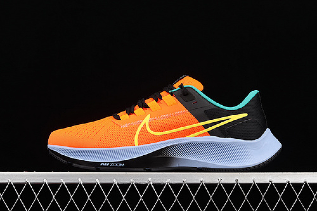 Nike [DM9052-800]-[AIR ZOOM PEGASUS 38 UNITY PACK HYPER CRIMSON/BLACK/ALUMINUM/STRIKE (YELLOW]) - Image 2