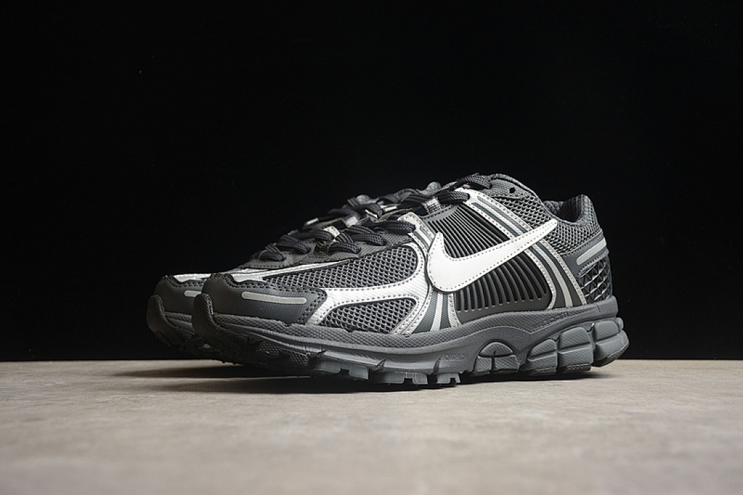 Nike [BV1358-002]-[ZOOM VOMERO 5 SP BLACK/SILVER]-[WOMAN:36-39]-[MAN:40-45] - Image 6