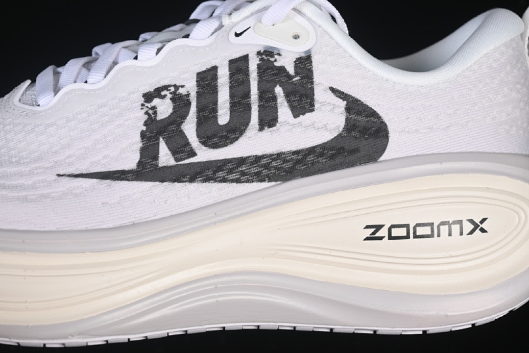 Nike [IH2268-100]-[VOMERO PLUS SUMMIT WHITE/VAST GREY/SAIL/BLACK]-[WOMAN:39]-[MAN:40-45] - Image 8