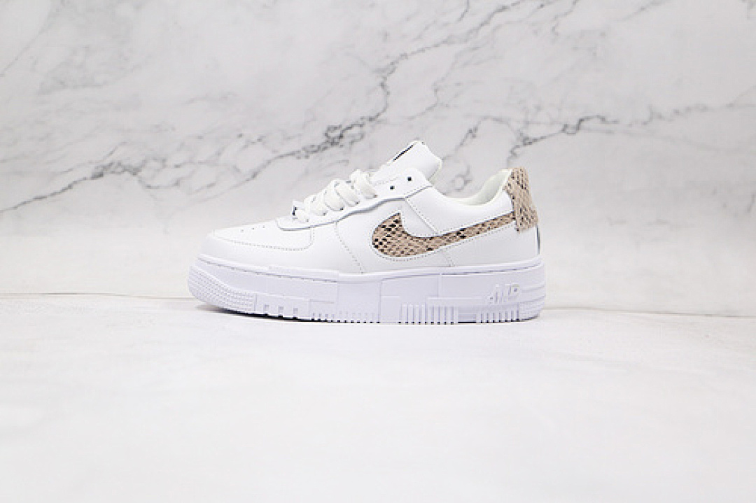 Nike Nike AIR FORCE 1 LOW PIXEL SAIL SNAKE SAIL/DESERT SAND/COLLEGE GREY/MALT · CV8481-101, photo 1