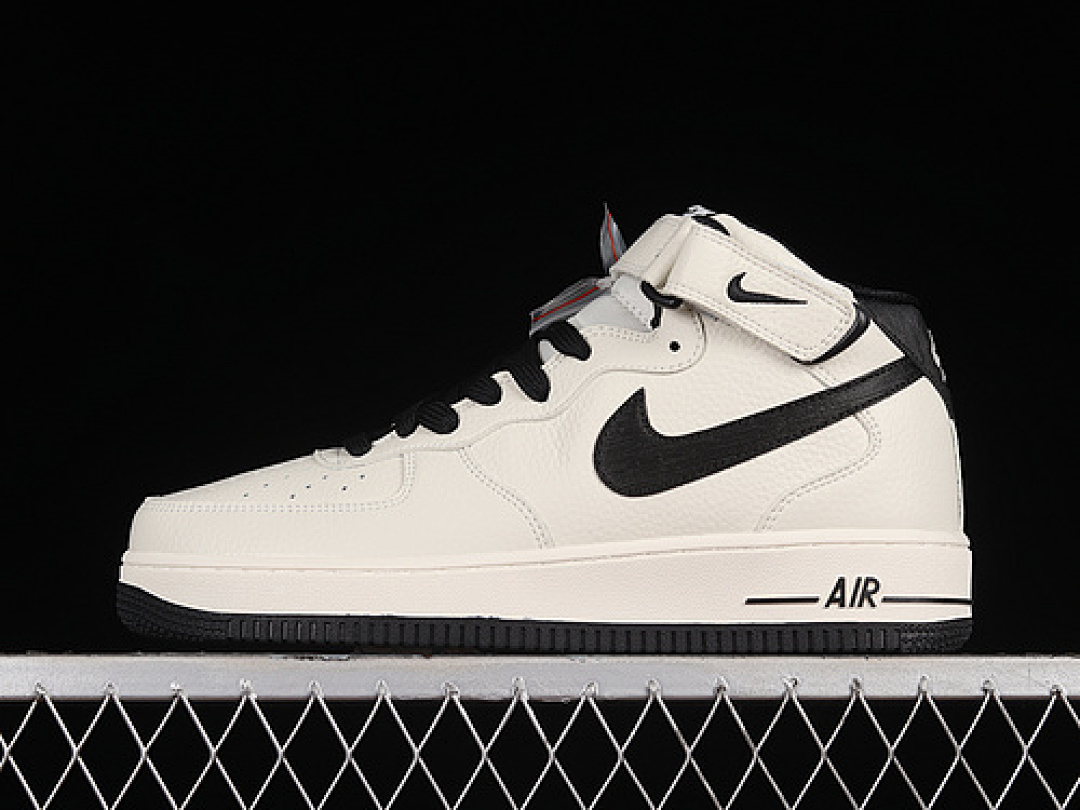 Nike [PA0920-308]-[AIR FORCE 1 07 MID WHITE/BLACK]-[WOMAN:36-39]-[MAN:40-45], photo 1