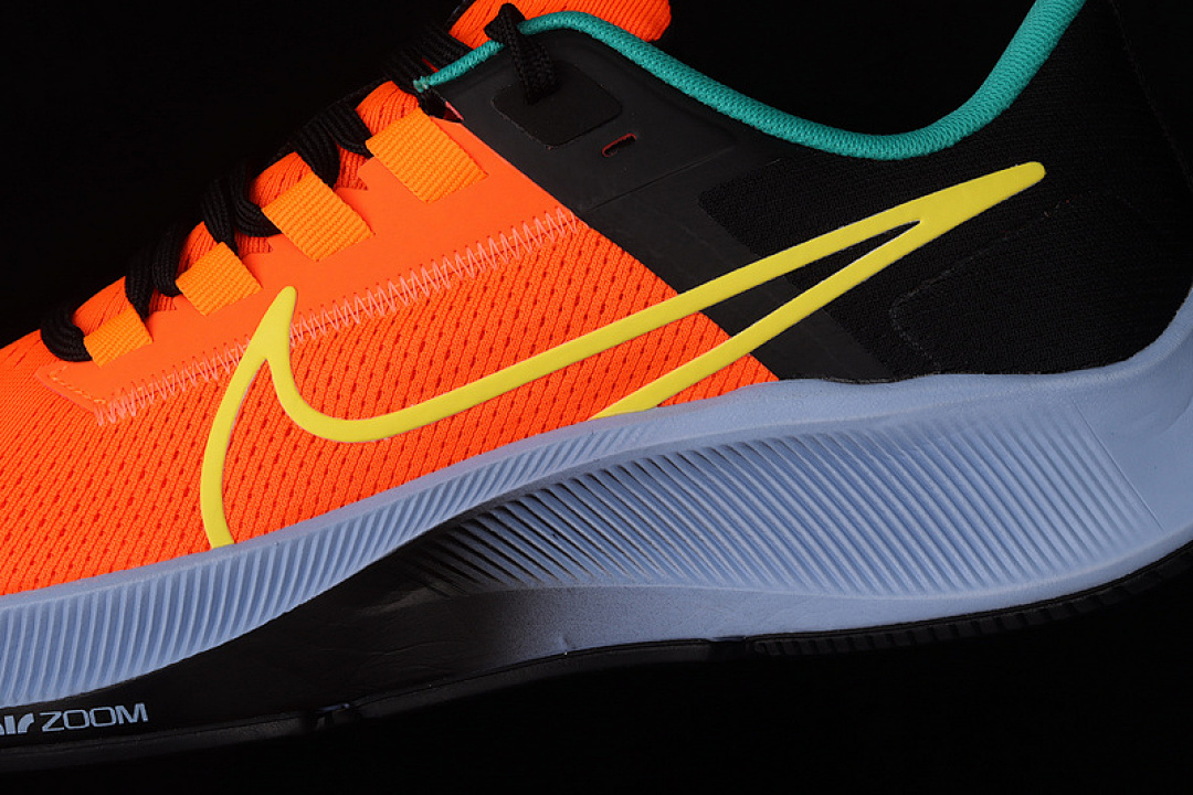 Nike [DM9052-800]-[AIR ZOOM PEGASUS 38 UNITY PACK HYPER CRIMSON/BLACK/ALUMINUM/STRIKE (YELLOW]) - Image 8