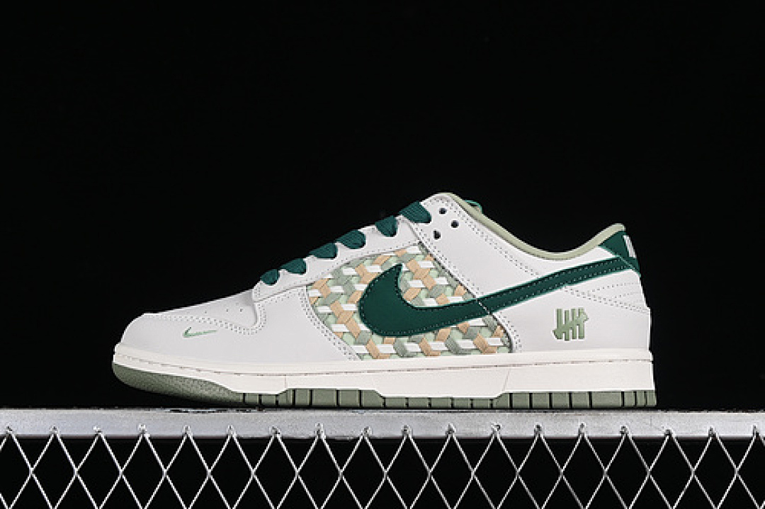 Nike SB DUNK LOW UN WHITE/GREEN · DQ1098-359, photo 1
