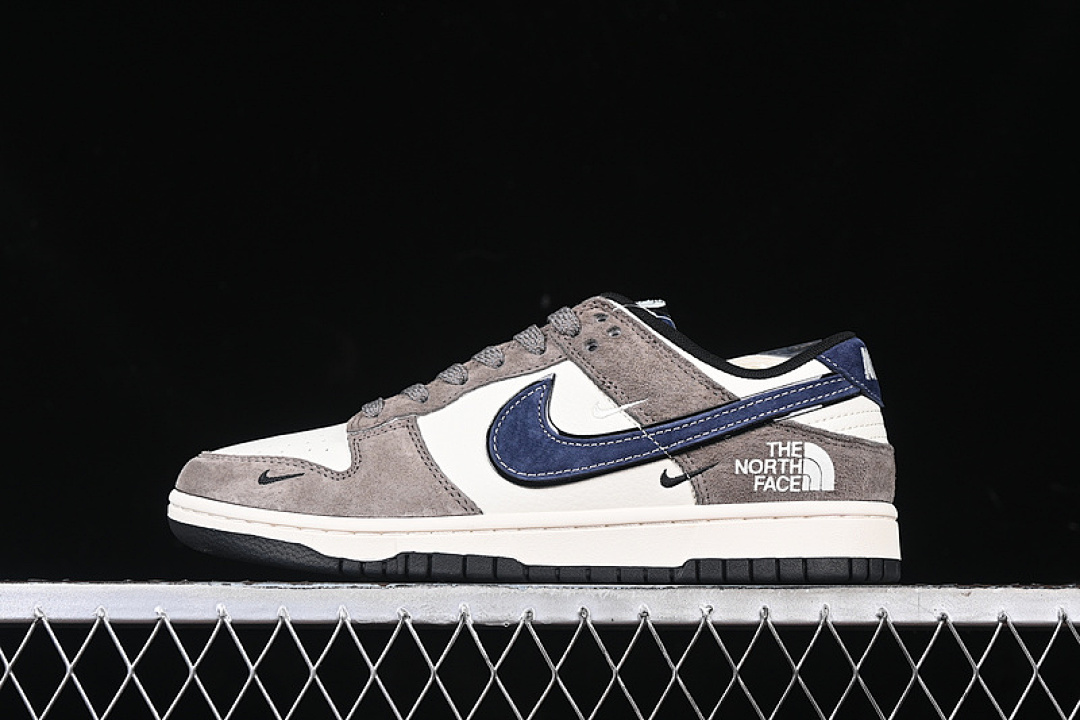 Unbranded [XS1086-006]-[SB DUNK LOW WHITE/GREY/BLUE]-[WOMAN:36-39]-[MAN:40-45], photo 1
