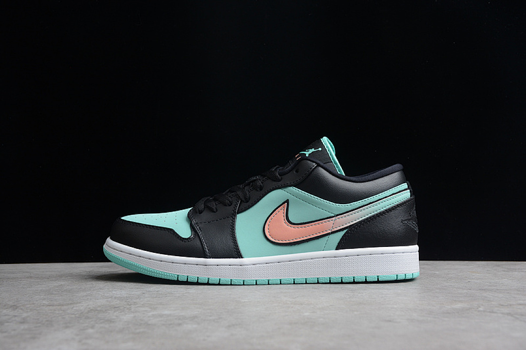 Jordan [CK3022-301]-[CJ AIR JORDAN 1 LOW SE TROPICAL TWIST/TROPICAL TWIST/BLACK]-[MAN:40-45], photo 1