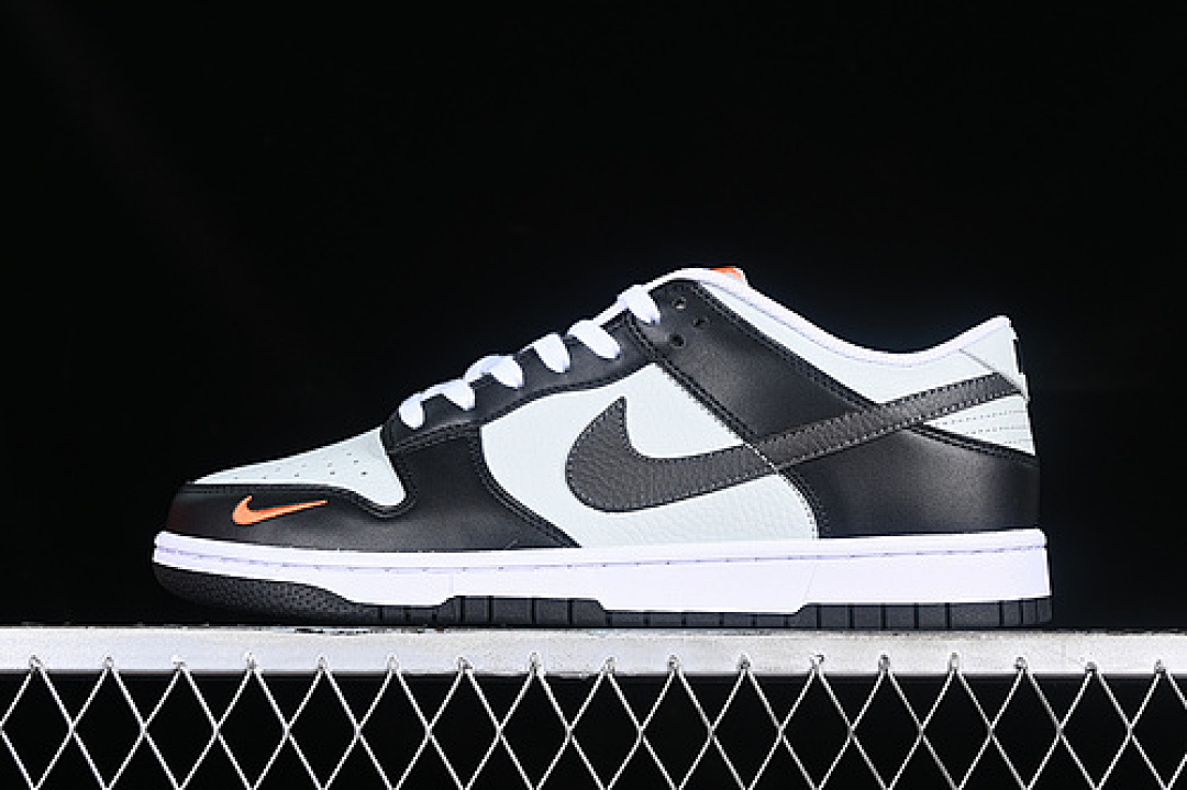 Unbranded [FN7808-001]-[DUNK LOW MINI SWOOSH BLACK/WHITE/TOTAL ORANGE]-[WOMAN:36-39]-[MAN:40-46], photo 1