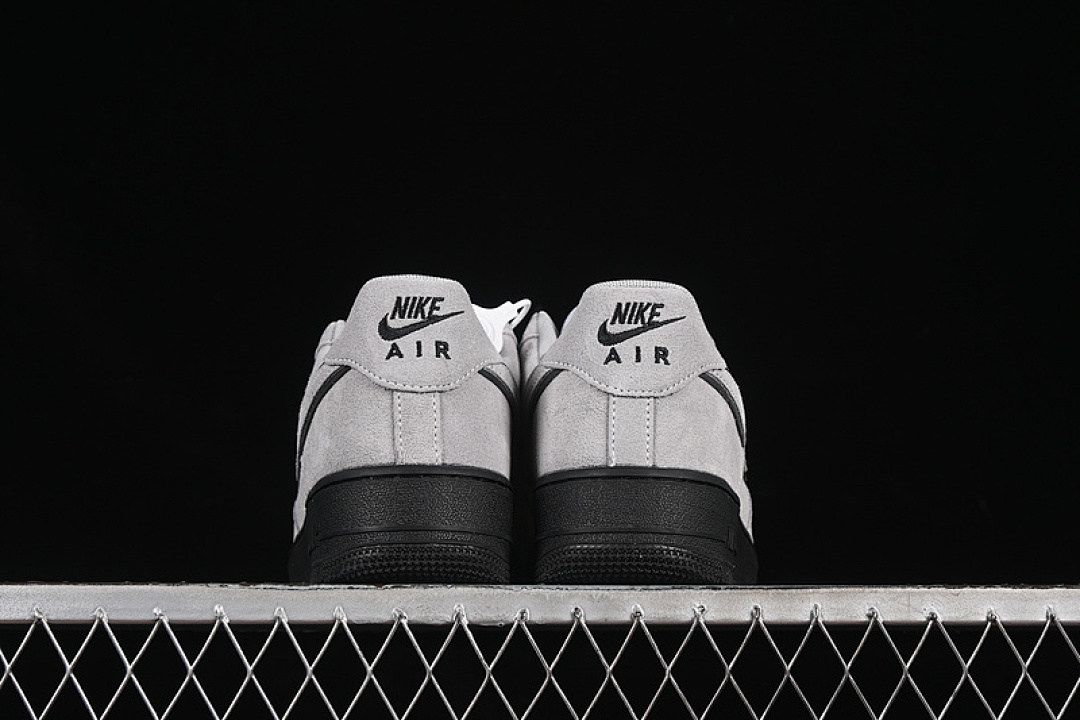 Nike [HQ1966-001]-[AIR FORCE 1 07 LOW LIGHT SMOKE GREY/BLACK]-[WOMAN:36-39]-[MAN:40-45] - Image 13