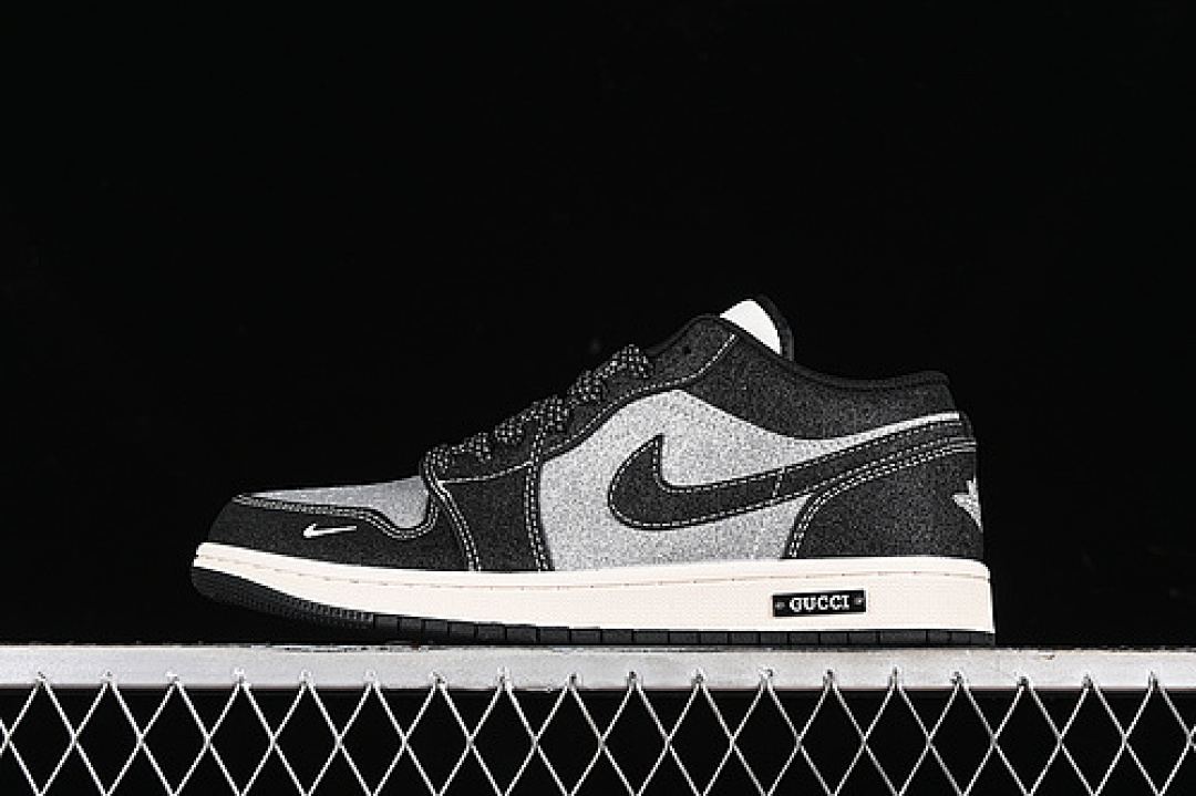 Jordan [SJ9950-012]-[AIR JORDAN 1 LOW WHITE/SILVER/BLACK]-[WOMAN:36-39]-[MAN:40-45], photo 1