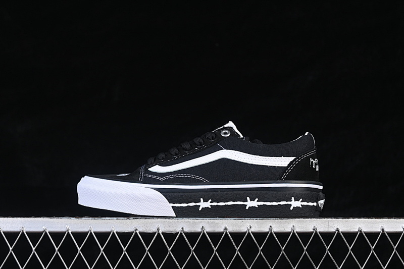 HIGH END LINE LOW TOP CASUAL SNEAKERS BLACK/WHITE · VN0000E9TMCG, photo 1