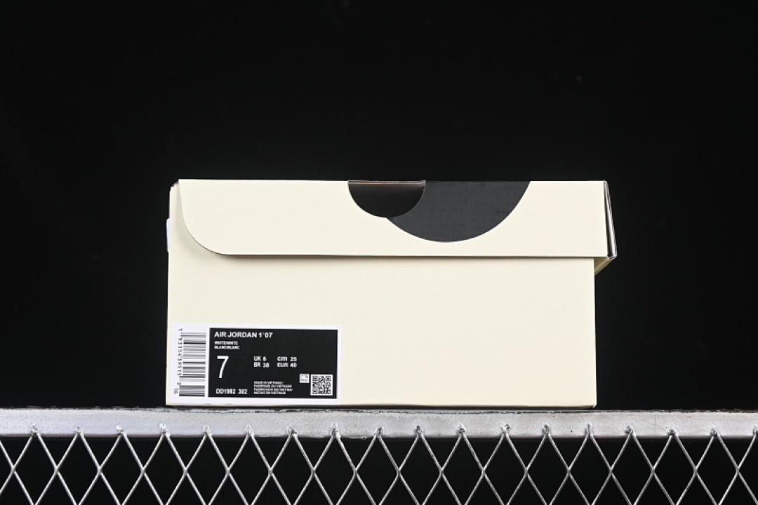Nike [DD1982-302]-[AIR FORCE 1 07 LOW CASUAL SNEAKERS BLACK/WHITE/YELLOW]-[WOMAN:36-39]-[MAN:40-45] - Image 11