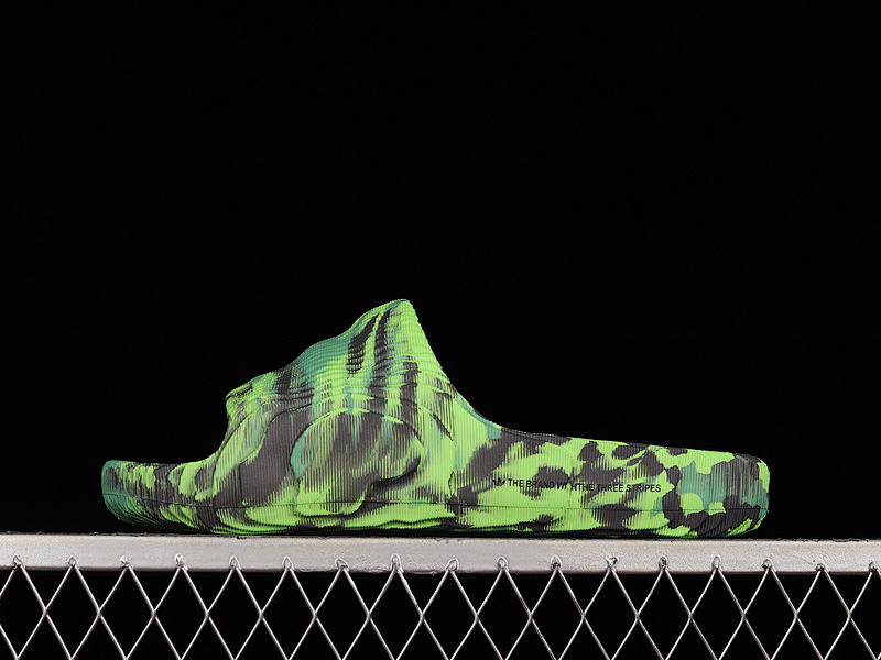 ADILETTE 22 BEACH SLIPPERS GREEN/GREEN/BLACK · HP6524, photo 1