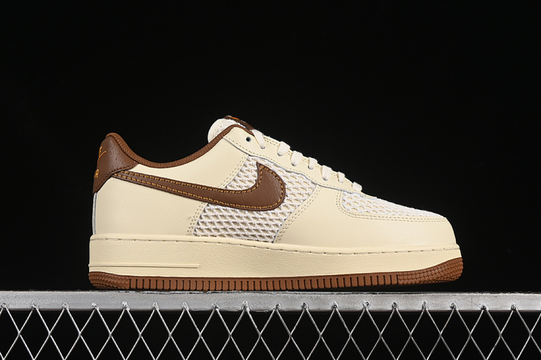 Nike [IB7719-113]-[AIR FORCE 1 07 LOW COCONUT MILK/CANYON GOLD/LIGHT BRITISH TAN]-[UNISEX:36-45] - Image 17