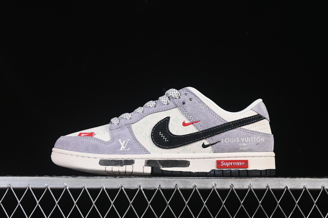 Purple Nike SB DUNK LOW WHITE/PURPLE · CX5050-Y18, photo 1