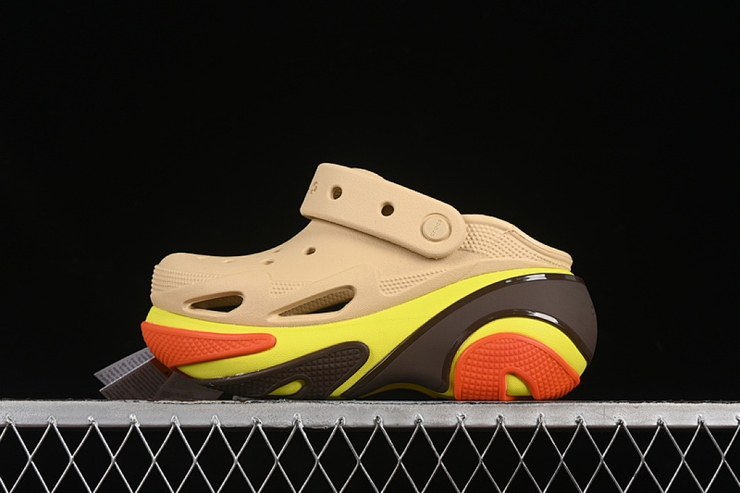 Crocs [CROCS BUBBLE CRUSH REFLECTOR CLASSIC SIMPLE CASUAL BEACH HOLE SLIPPERS SANDALS YELLOW/BROWN] - Image 2