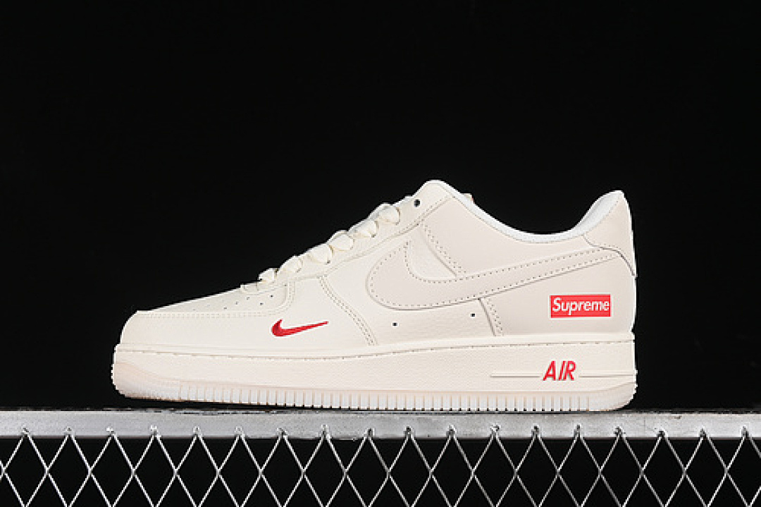 Nike Nike AIR FORCE 1 07 LOW SUPREME OFF WHITE/RED · BB7577-214, photo 1
