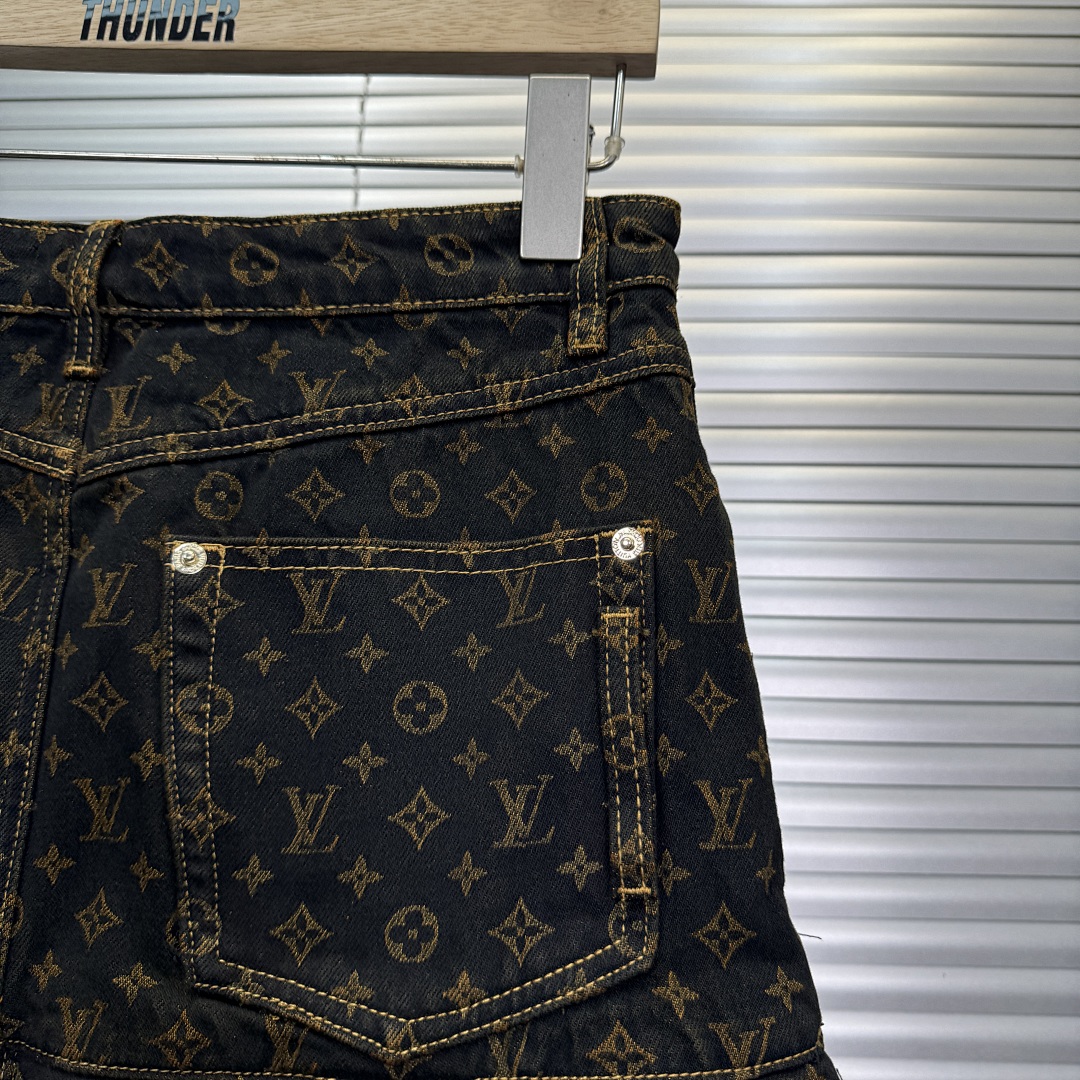 Chanel 1/V Price: - Image 16
