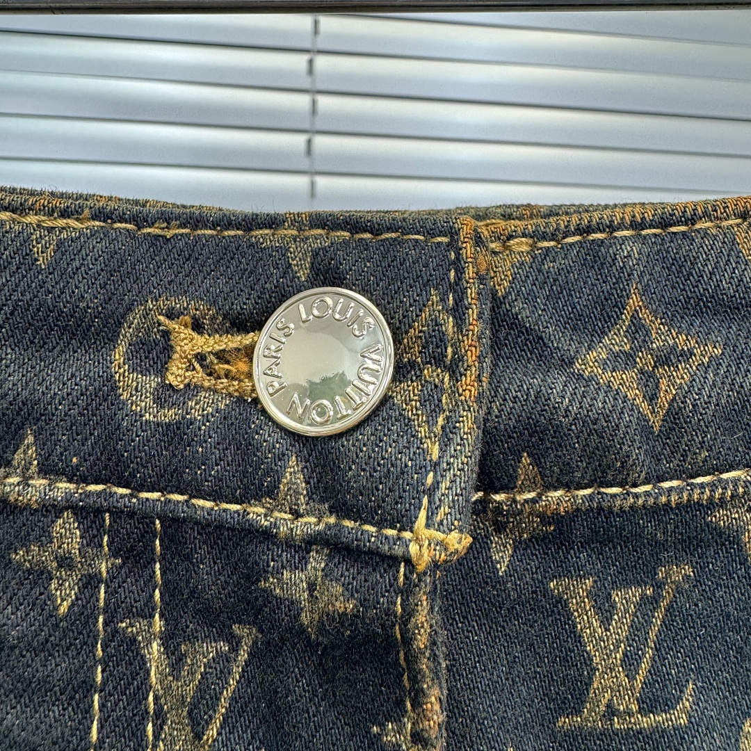 Chanel 1/V Price: - Image 6