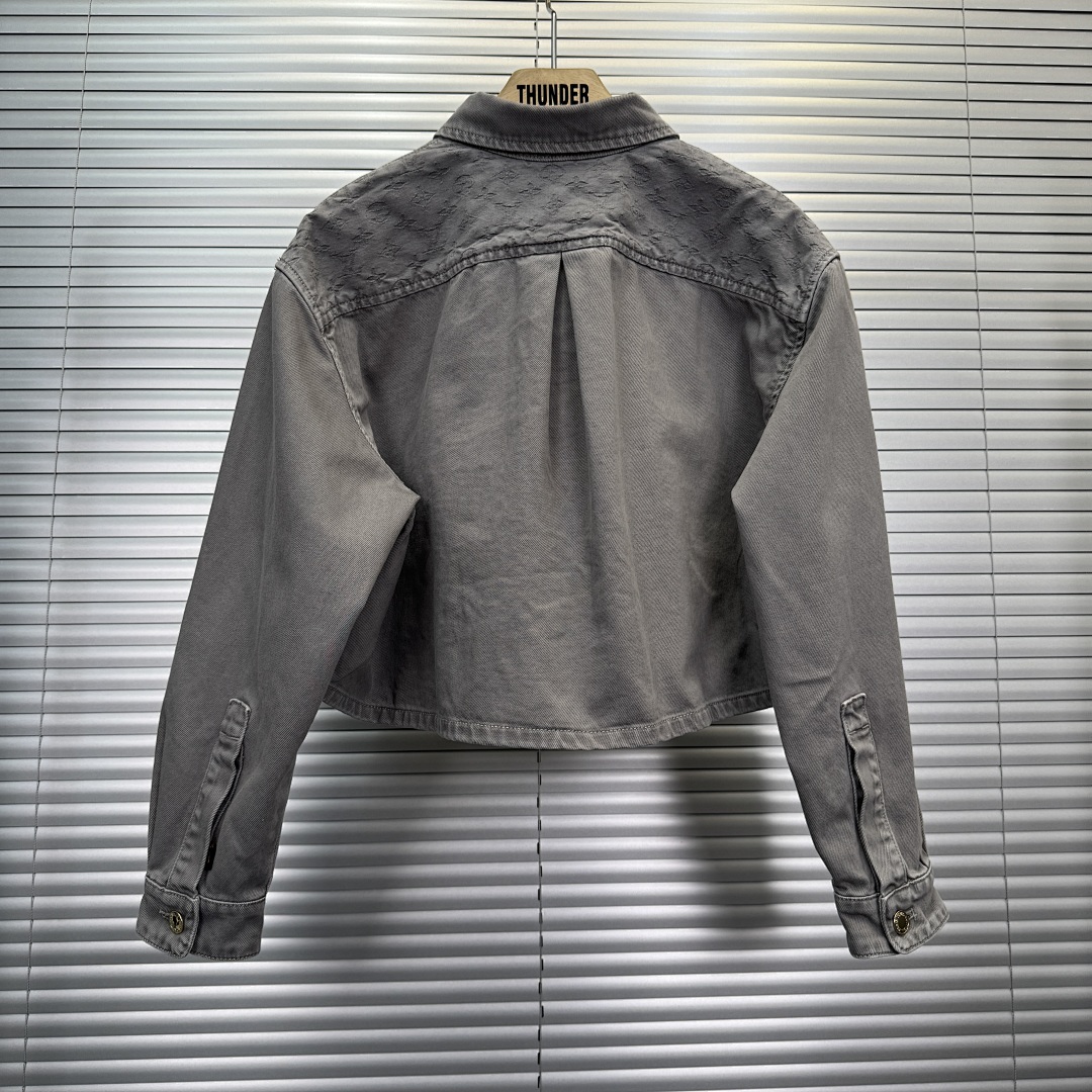 Chanel 1/V Price: - Image 17