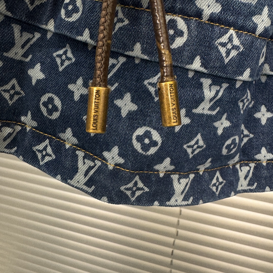 Chanel 1/V Price: - Image 6