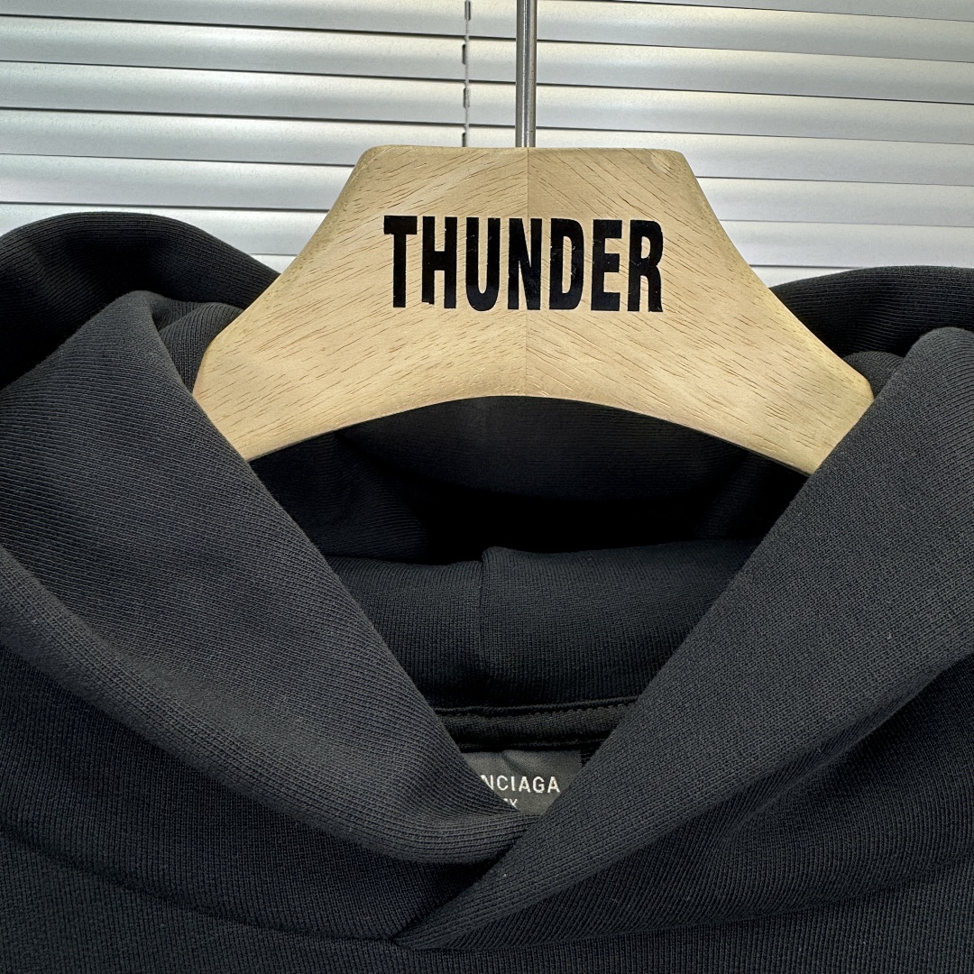 Unbranded Reflective Effect Logo Price: - Image 4