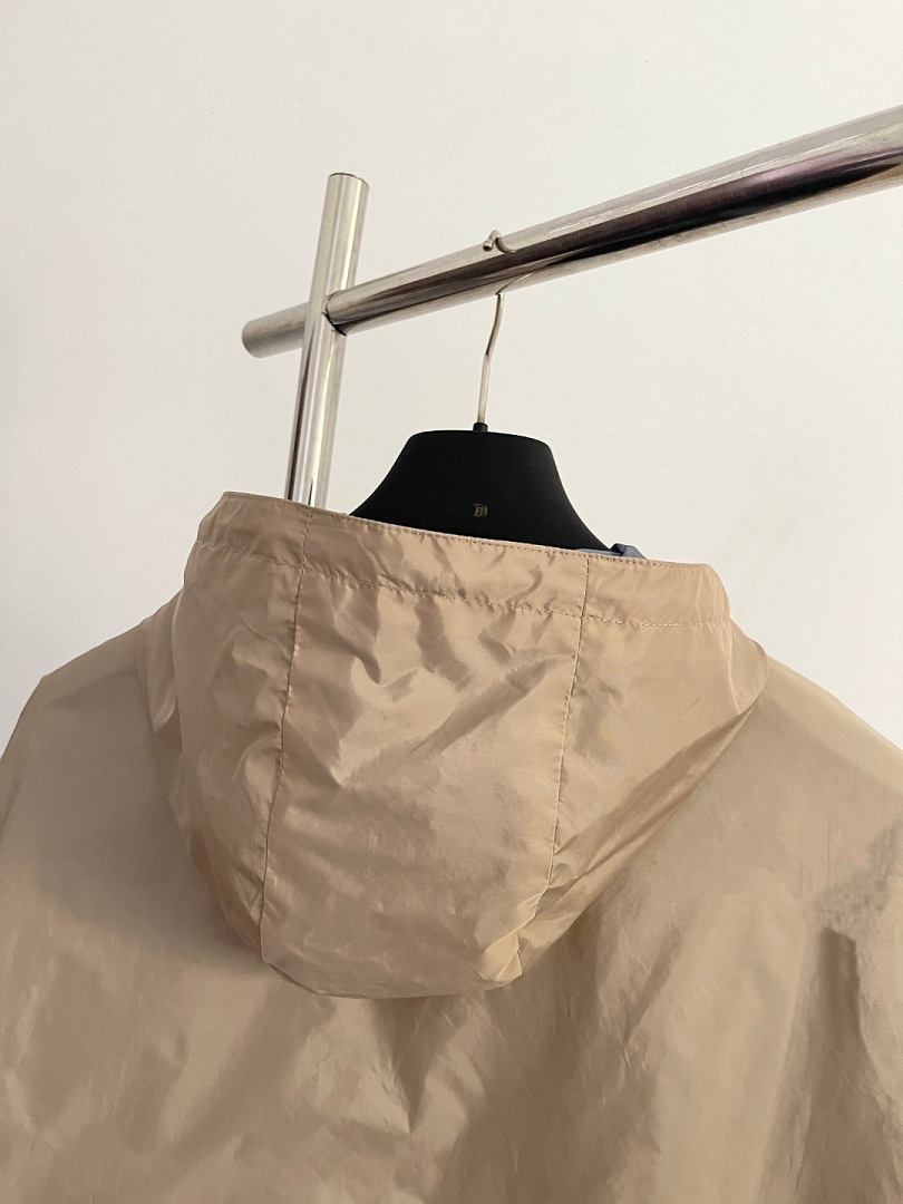 Prada 6D342-61L - Image 18