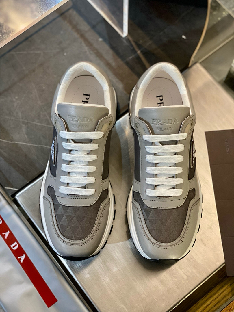 Prada 533552−33L - Image 11