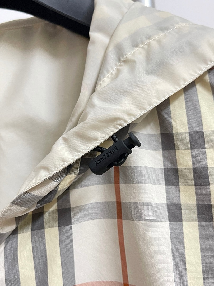 Burberry 6403-61L - Image 17