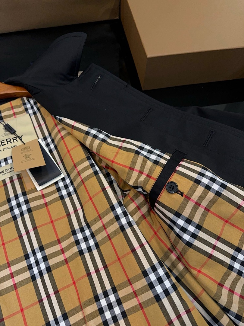 Burberry —6B01-65L - Image 18