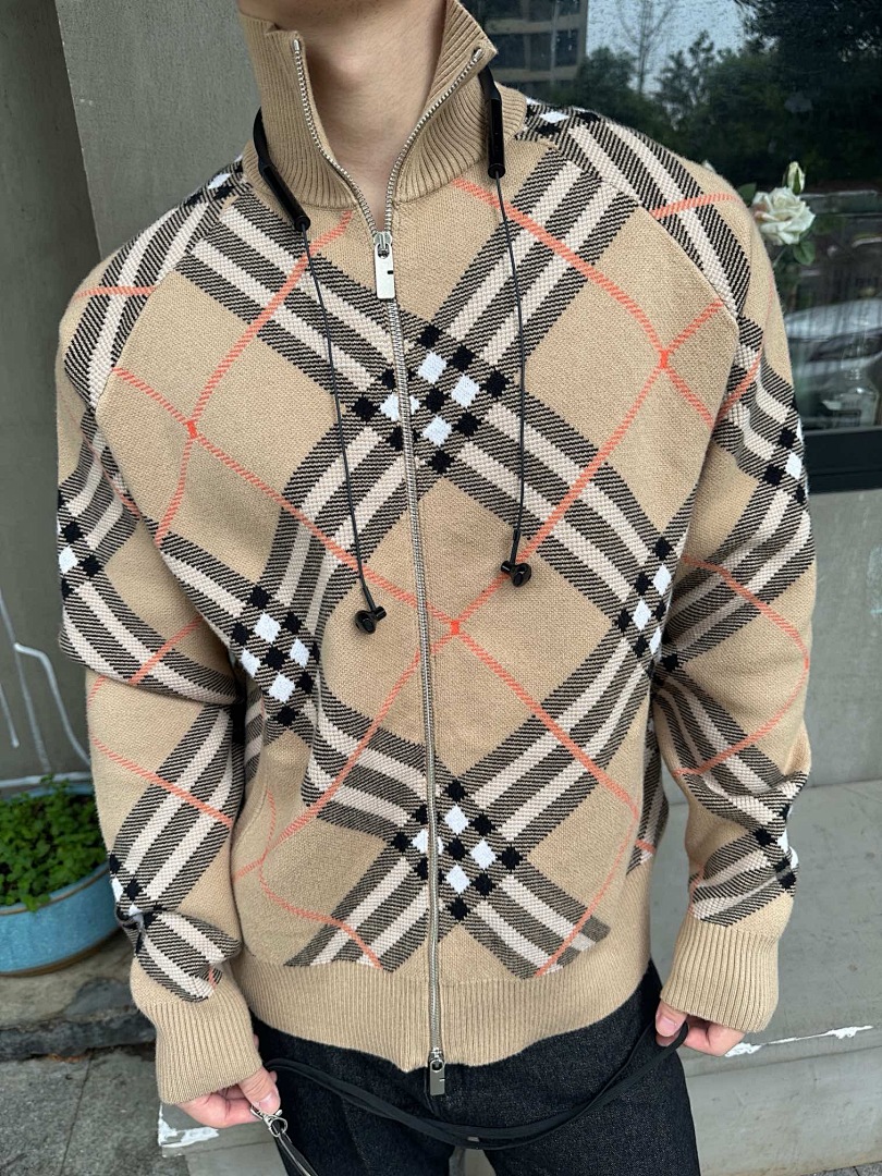 Burberry — - Image 3
