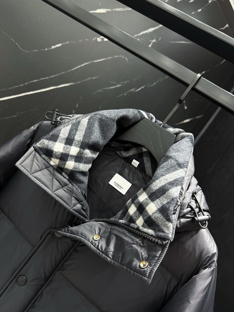 Burberry 38078-83L - Image 32