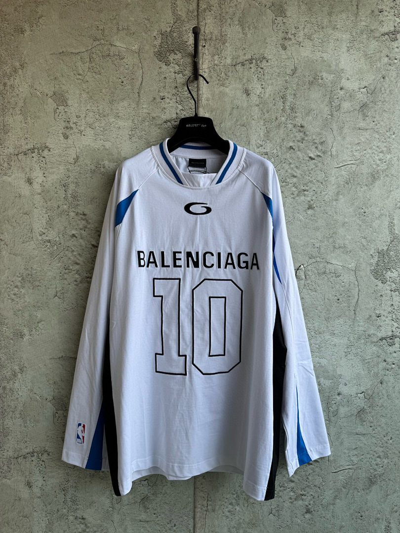Balenciaga 52403−24L