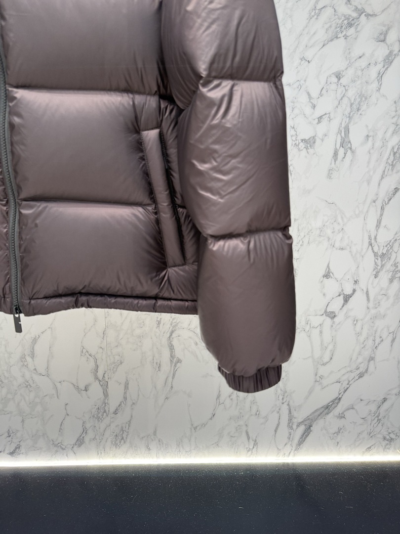 Burberry 68278-37L - Image 8
