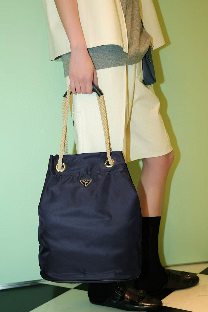 Prada 6265-69L Short - Image 5