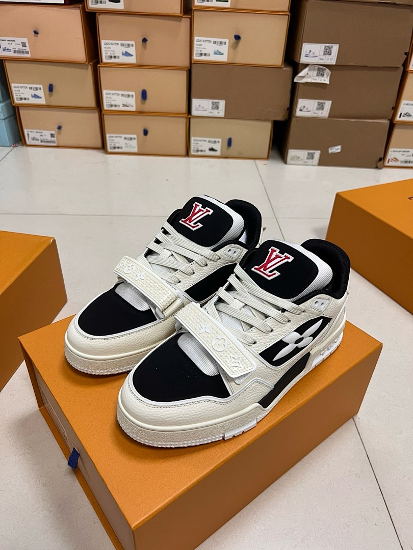 Unbranded Yuan—V35 - Image 2