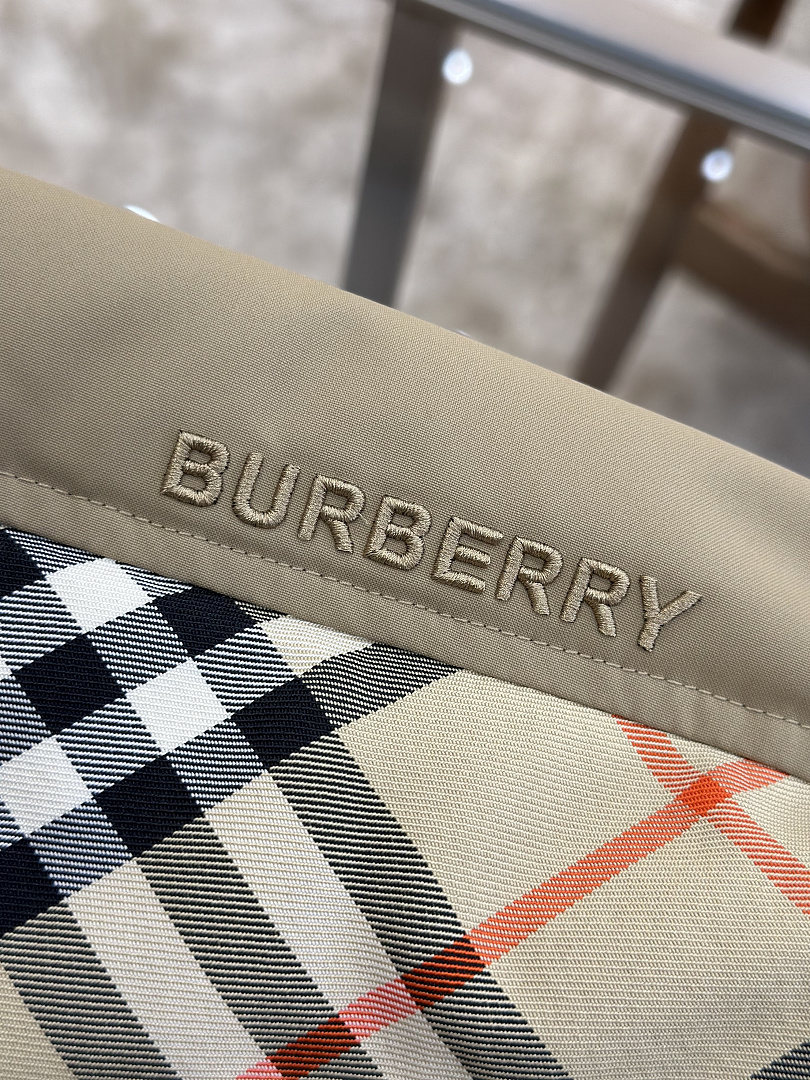 Burberry 5211−8L - Image 20